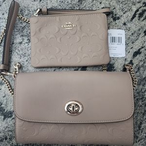 *SOLD ELSEWHERE* Coach wallet with chain with corner zip